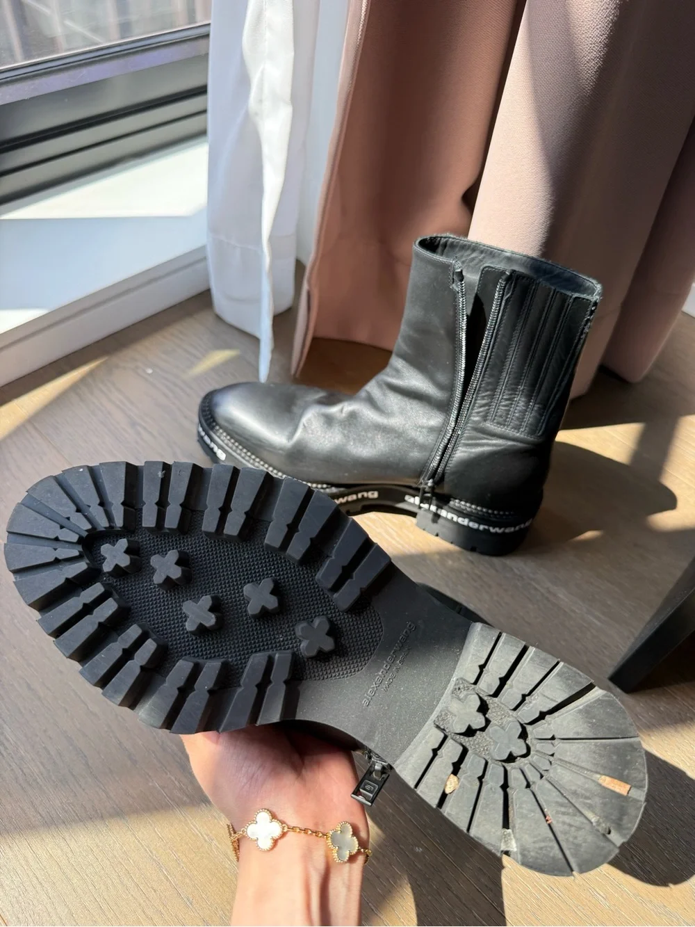 Alexander Wang minimal black